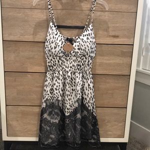 Womens cinched waist white and black dress NWT